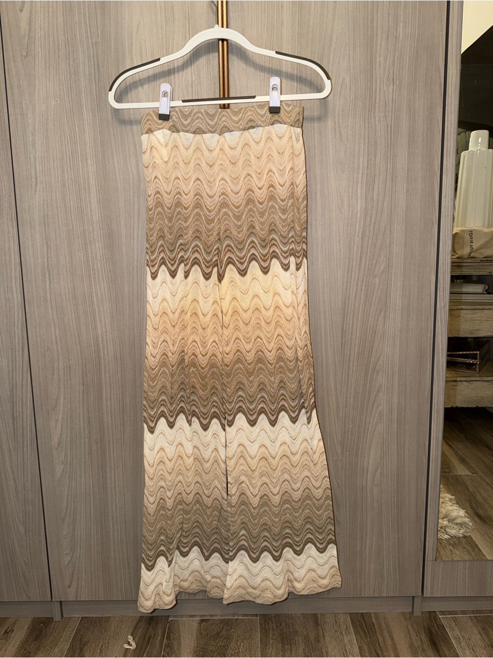 Neutral Wave-Print Pants in Cream and Tan